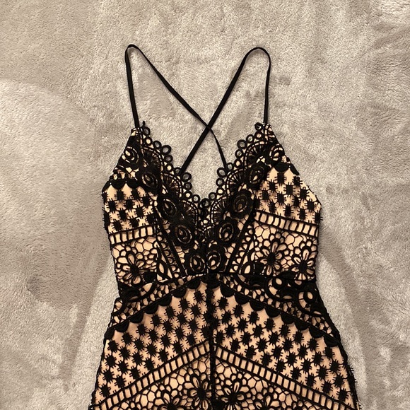 ASTR XS Black Floral Lace - Picture 3 of 4